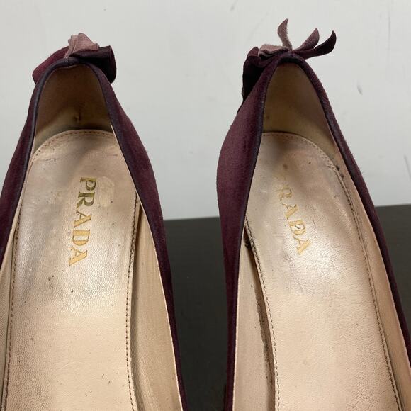 Prada Suede Ruffle Back Heels Women's 39 US 9 Designer Glam - Picture 7 of 12